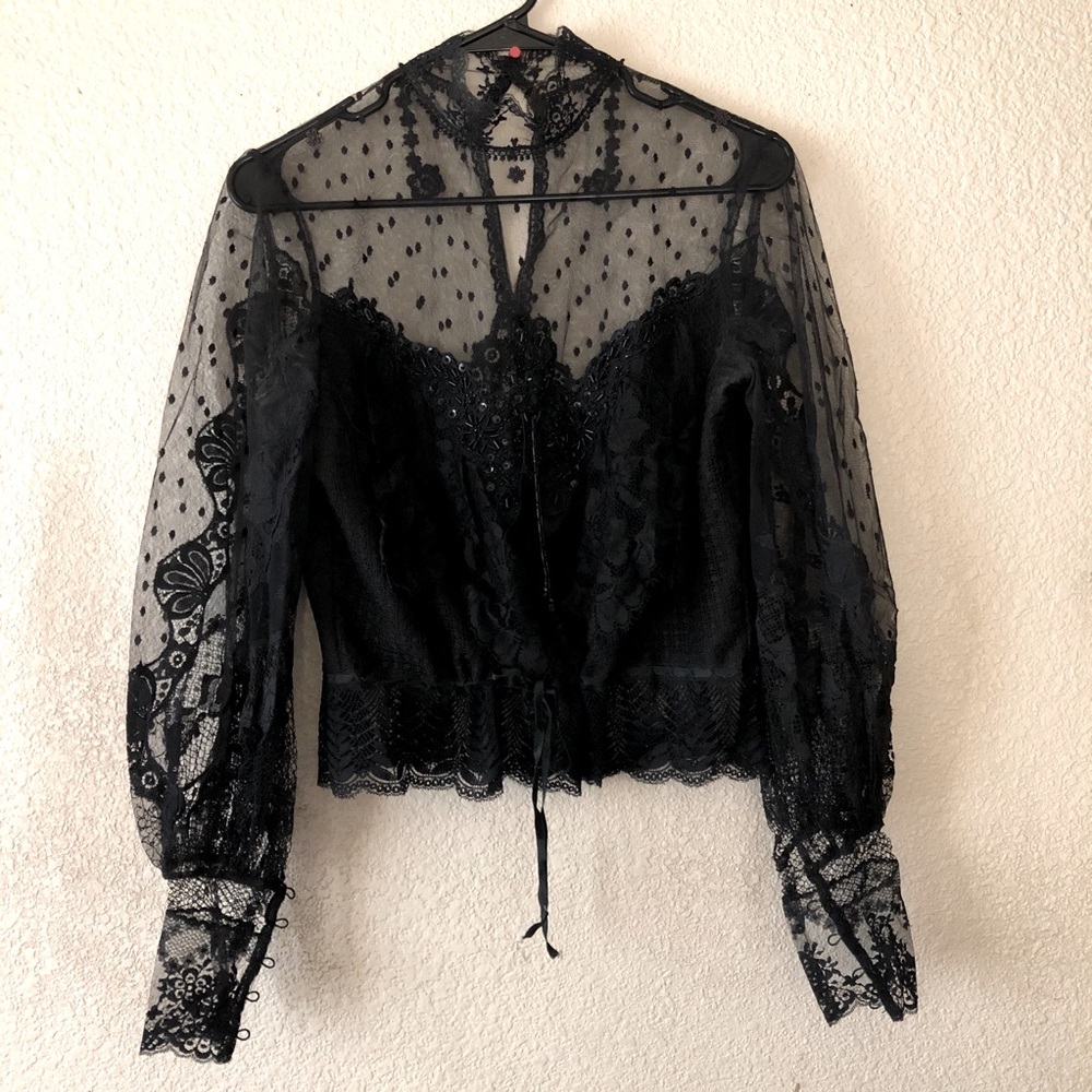 Victorian lace shirt🖤